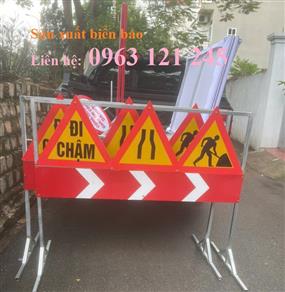 Biển báo công trình đang thi công