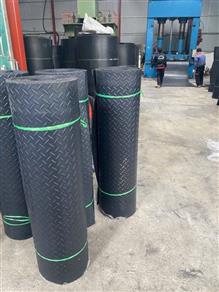 Tấm thảm cao su màu đen